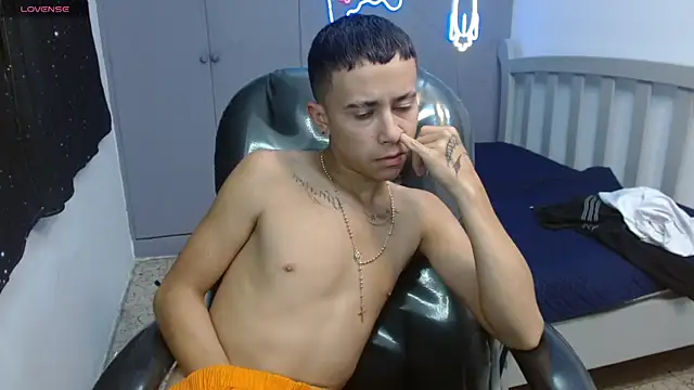 Xavii18 online show from 03.05.25