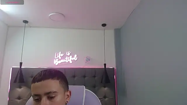 Xavii18 online show from 03.11.25