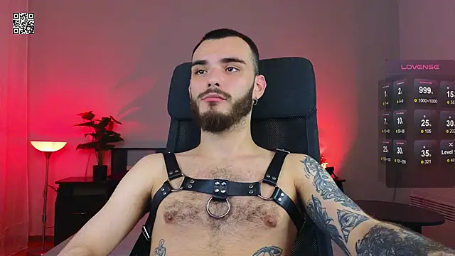 Snapshot of xteddy_bear chatting on 01.13.25 xteddy bear online show from 01.13.25