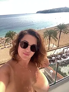 Snapshot of Dina0908 chatting on 10.15.25 Dina0908 online show from 10.15.25