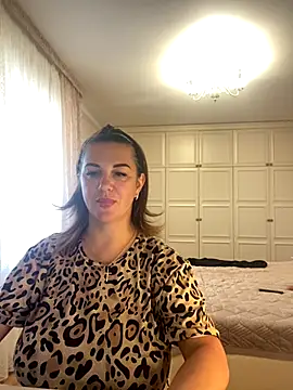 Snapshot of Dina0908 chatting on 10.27.25 Dina0908 online show from 10.27.25