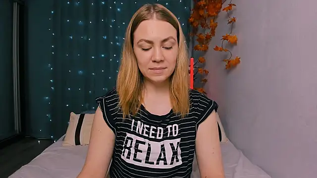 InsatiableFoxX online show from 11.02.25