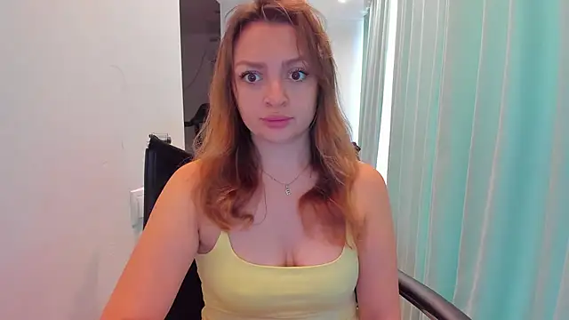 Snapshot of realfairy chatting on 10.10.25 realfairy online show from 10.10.25