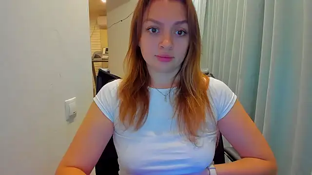 Snapshot of realfairy chatting on 10.17.25 realfairy online show from 10.17.25