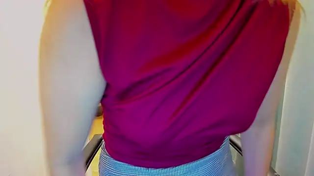 Snapshot of realfairy chatting on 10.21.25 realfairy online show from 10.21.25