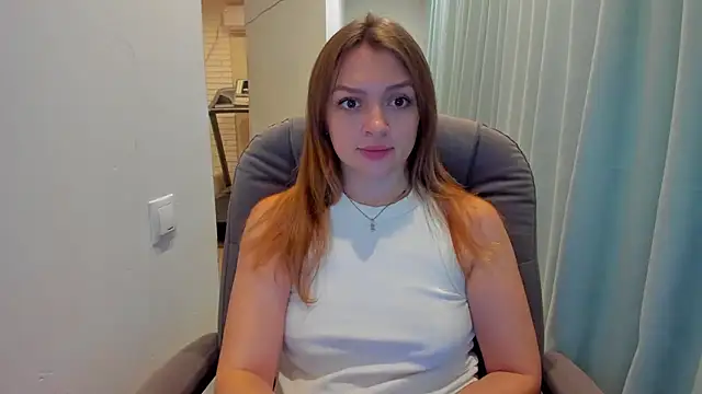 Snapshot of realfairy chatting on 11.10.25 realfairy online show from 11.10.25