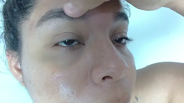 yulissa18 online show from 01.11.25