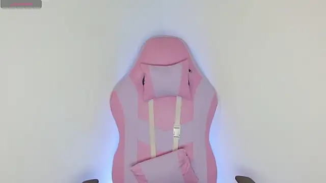 yulissa18 online show from 04.05.26