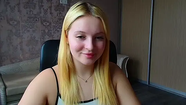 Snapshot of Milka_kiss_ chatting on 04.21.26 Milka kiss online show from 04.21.26