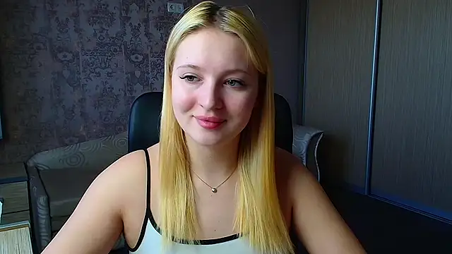 Snapshot of Milka_kiss_ chatting on 04.22.26 Milka kiss online show from 04.22.26