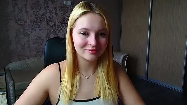 Snapshot of Milka_kiss_ chatting on 04.24.26 Milka kiss online show from 04.24.26