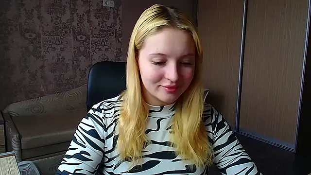 Snapshot of Milka_kiss_ chatting on 04.27.26 Milka kiss online show from 04.27.26