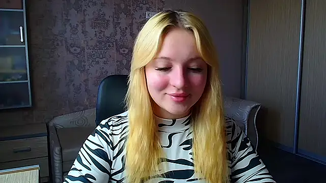 Snapshot of Milka_kiss_ chatting on 05.08.26 Milka kiss online show from 05.08.26