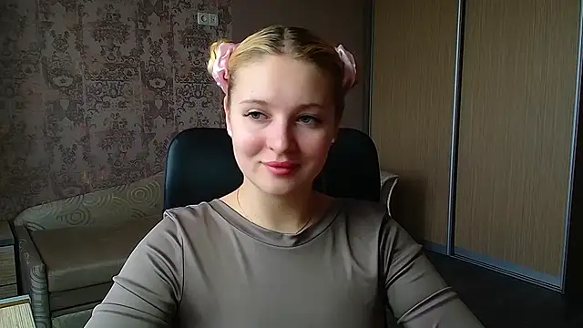 Snapshot of Milka_kiss_ chatting on 05.11.26 Milka kiss online show from 05.11.26
