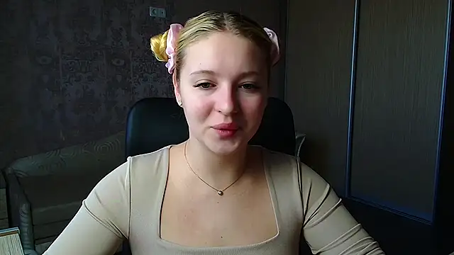 Snapshot of Milka_kiss_ chatting on 05.12.26 Milka kiss online show from 05.12.26