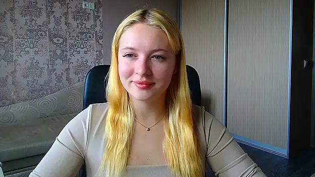 Snapshot of Milka_kiss_ chatting on 06.25.26 Milka kiss online show from 06.25.26