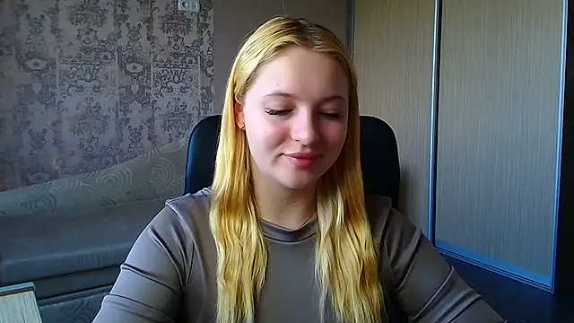 Snapshot of Milka_kiss_ chatting on 06.27.26 Milka kiss online show from 06.27.26
