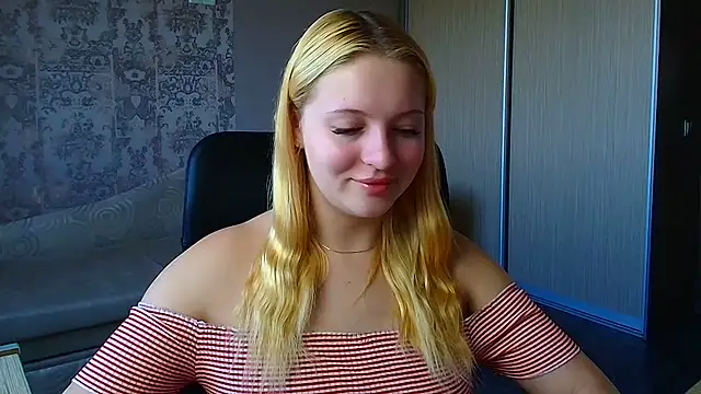 Snapshot of Milka_kiss_ chatting on 06.30.26 Milka kiss online show from 06.30.26