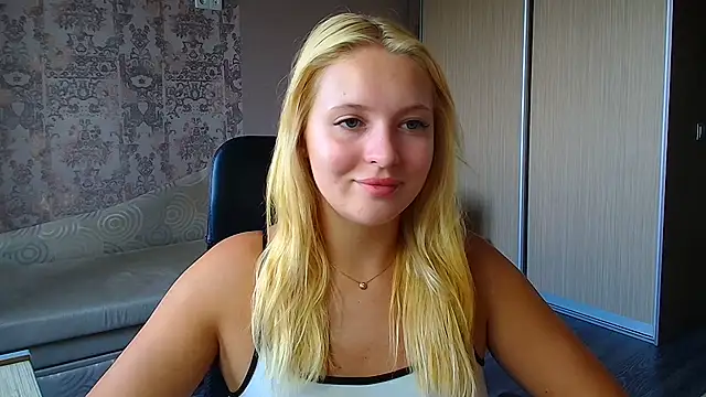 Snapshot of Milka_kiss_ chatting on 08.04.26 Milka kiss online show from 08.04.26