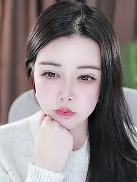 Qiaoqiao  online show from 01.10.25