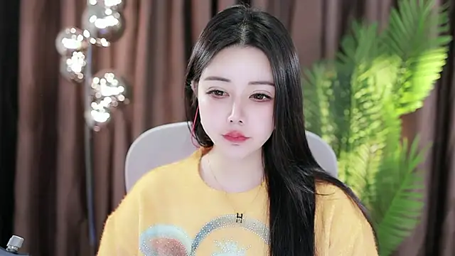 Qiaoqiao  online show from 01.11.25