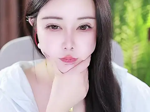 Qiaoqiao  online show from 01.14.25