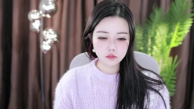 Qiaoqiao  online show from 01.16.25