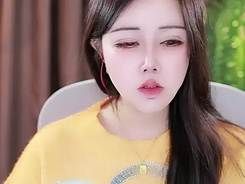 Qiaoqiao  online show from 01.22.25