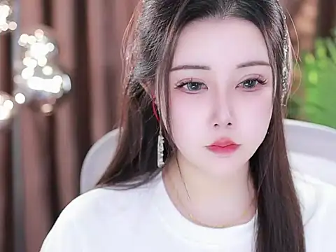 Qiaoqiao  online show from 03.03.25