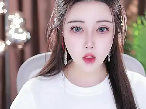 Qiaoqiao  online show from 03.03.25