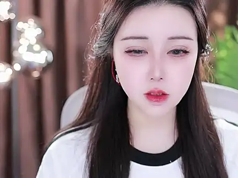 Qiaoqiao  online show from 03.07.25