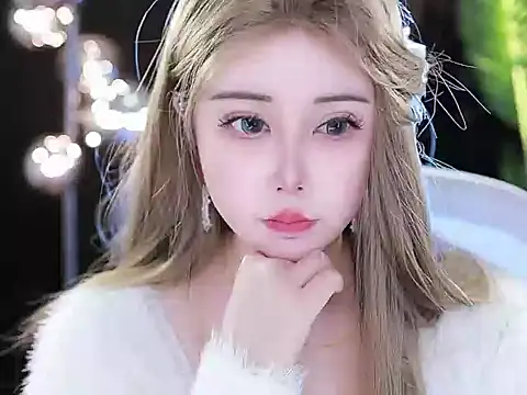 Qiaoqiao  online show from 03.11.25