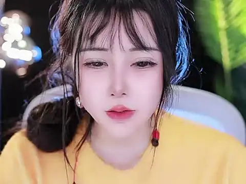 Qiaoqiao  online show from 03.16.25