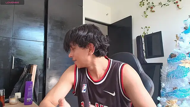 Haruto2001 online show from 12.16.24