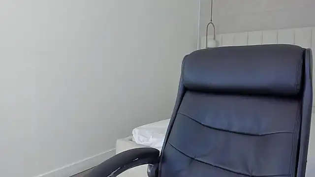 Snapshot of kosmic_Angel chatting on 01.20.25 kosmic Angel online show from 01.20.25