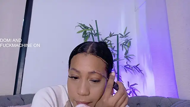 flavia cruz online show from 12.18.25