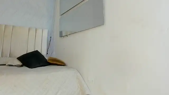 flavia cruz online show from 04.22.26