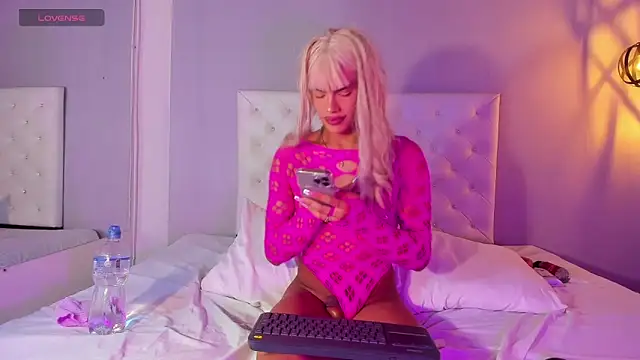 Snapshot of esteban_cor chatting on 03.13.25 esteban cor online show from 03.13.25