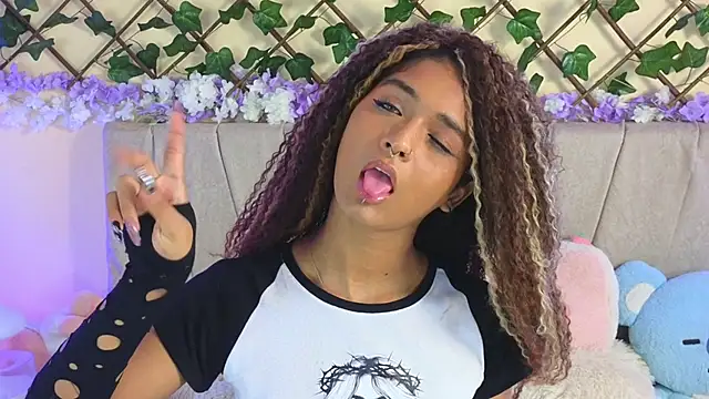 Snapshot of baby_kaliope chatting on 02.22.25 baby kaliope online show from 02.22.25