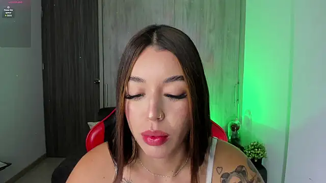 Snapshot of zoee_jackson chatting on 01.10.26 zoee jackson online show from 01.10.26