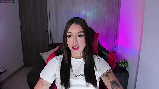 Snapshot of zoee_jackson chatting on 01.11.26 zoee jackson online show from 01.11.26