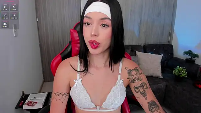 Snapshot of zoee_jackson chatting on 02.19.26 zoee jackson online show from 02.19.26