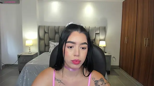 zoee jackson online show from 06.04.26