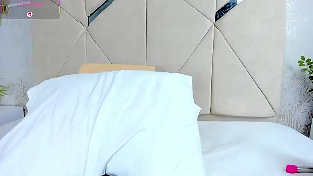 LilitRobins online show from 10.15.25