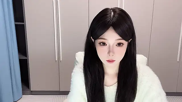 Q-ing online show from 10.15.25