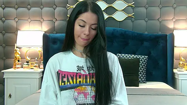 LeyaCass online show from 01.05.25