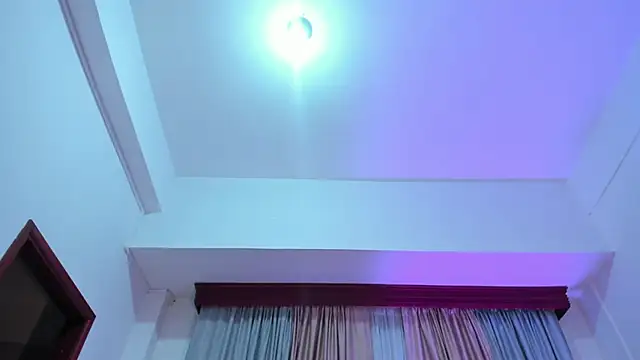SabrinaWarrenn online show from 01.24.25