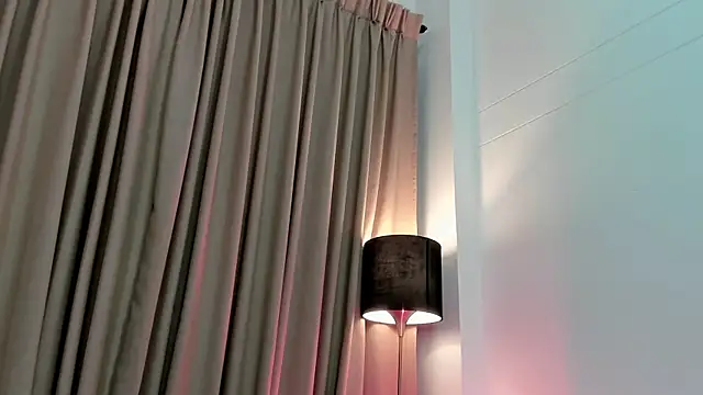SabrinaWarrenn online show from 02.21.25
