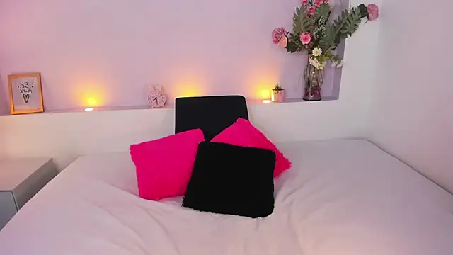 Snapshot of AmyBarton02 chatting on 12.19.24 AmyBarton02 online show from 12.19.24