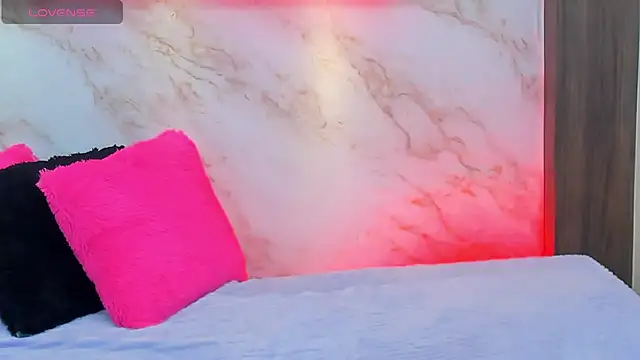 AmyBarton02 online show from 04.14.26